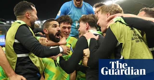 Nie je to krásne, nie zábavné, ale futbalos llog končí zázračnými ziskami vo svetle neskoro drámy | Austrália

