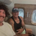 Kevin Proctor (vľavo, obrázok s Jordanom Sim, vpravo) odhalil fanúšikov na Instagrame, že robí