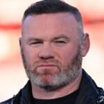 Wayne Rooney, manažér Plymouth Argyle, na futbalovom zápase.