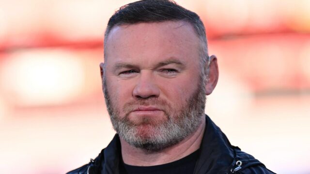 Wayne Rooney, manažér Plymouth Argyle, na futbalovom zápase.