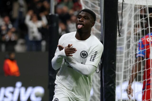 OGC Nice Jeden z dvoch klubov, ktoré sa zaujímajú o Éric Junior Dina Ebimbe

