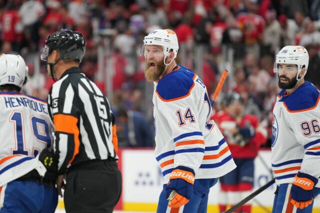 Oilers Matttias Ekholm, Kris Knoblauch Vracia 100% panvice

