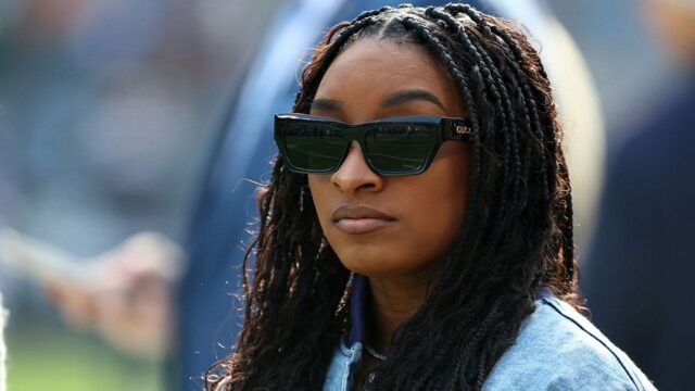 Old Simone Biles Sociálne médiá sa stáva vírusovým uprostred Riley Gaines

