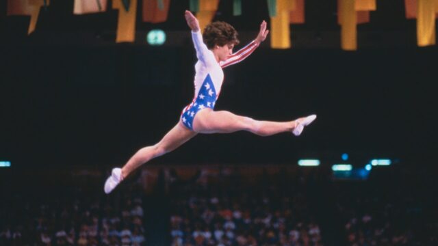 Olympijská gymnastka Mary Lou Retton apeluje na Duika v prvom vysvetlení od zatknutia

