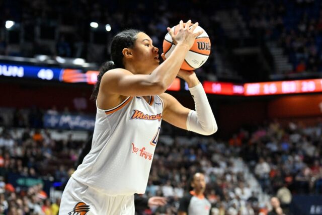 WNBA: Phoenix Mercury Connecticut Sunil