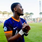 Otázka prenosu Jorrel Hato Arsenal sa objavuje, keď Mikel Arteta čelí problému s trojitým tímom