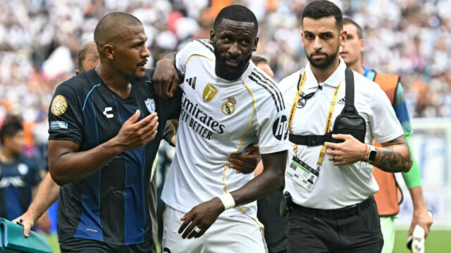 Antonio Rüdiger vo svojom spore s Gustavo Cabralom