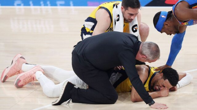 Pacers's Tyrese Haliburton vychádza z hry 7 so zranením pravého nohy

