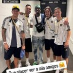 Paul Pogba odišiel do Miami, aby zachytil niektorých svojich bývalí spoluhráči United.