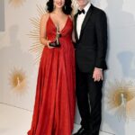 Lucy Zelic (na obrázku s bývalými hviezdami Socceroos Craig Foster) vystrelila Petera Fitzsimona v ostrom útoku na jeho postoj k transportérom, ktorí hrajú šport proti ženám