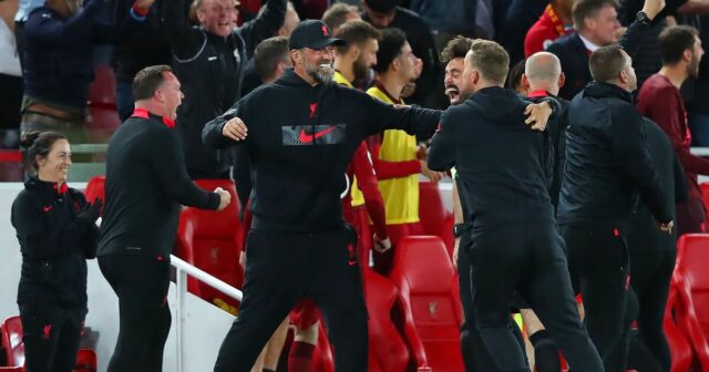Podpisujem druhého člena tímu Jurgen Klopp Back vo futbalovom športe v Liverpoole

