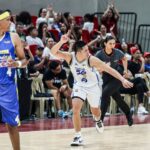 RR Pogoy TNT TNT Tropang 5G počas zápasu filipínskeho pohára PBA proti Hotshots Magnolia.