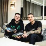 Umelec založený v Londýne Jordan Dawson priniesol futbalové topánky na ďalšiu úroveň