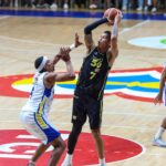 TNT TNT ttt ttt ttt ttt ttt ttt erram počas zápasu PBA Philippine Cup proti Magnolia Hotshots.