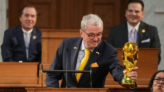 Prípravy New Jersey idú, keď sa svetovo napíšete 1-ročné odpočítavanie 1-ročných známok

