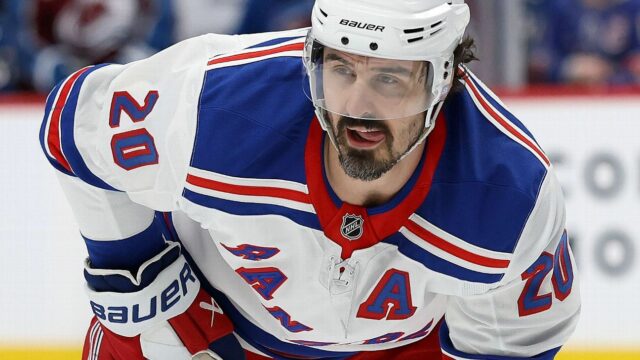 Rangers 'Chris Kreider sa vzdáva obchodnej doložky a pripojí sa k kačíc

