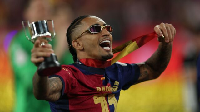 Red Devils robí 127 miliónov GBP „Barcelona Star„ Obrovský “trh.


