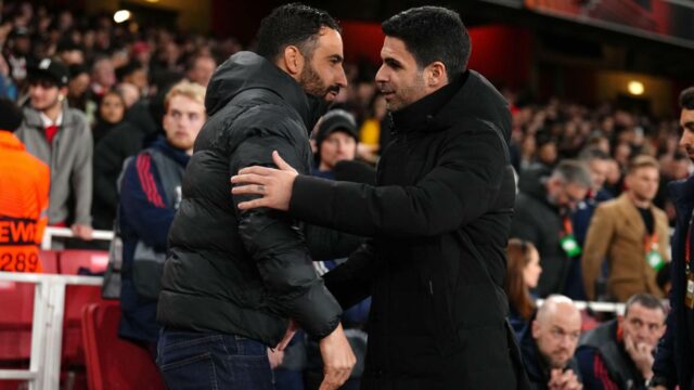 Red Devils „Listy Contay“ v Miláne Hijack 34M

