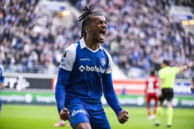 Rennes má záujem podpísať anglického obrancu Archie Brown

