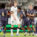 UK oslavuje hráčov U19 po návrate z 5-1, aby vyrovnali Nemecko pomocou U19.