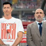 Robert Lewandowski tvrdil, že bol podkopaný ako kapitán v prekvapivej výzve hlavného trénera Mical Probierza