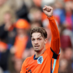 Rokovania Feyenoord a Falente blízko výsledného Assonster Svieti pre mladú pomaranč