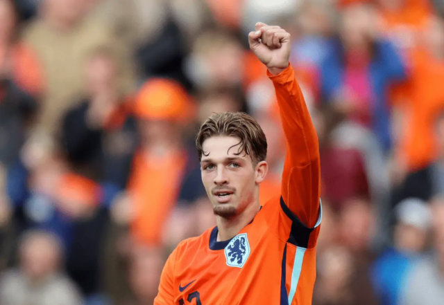 Rokovania Feyenoord a Falente blízko výsledného Assonster Svieti pre mladú pomaranč


