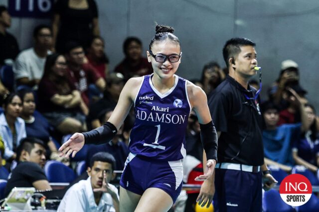 Shaina Nitura od Adamson Lady Falcons počas sezóny UAAP volejbalovej hry 87.