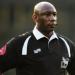 Rozhodca Premier League Trailblazing Uriah Rennie prechádza 65 rokov