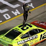 Ryan Blaney preteká na prvom víťazstve roka v Nashville