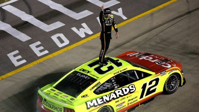 Ryan Blaney preteká na prvom víťazstve roka v Nashville

