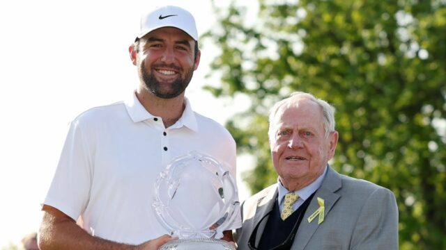 Scottie Scheffler sa pripojí k Tiger Woods ako víťazi opakovania pamätníka

