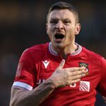 Šéf Wrexham Phil Parkinson: Paul Mullin sa rozhodol odísť