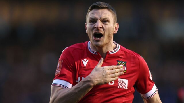 Šéf Wrexham Phil Parkinson: Paul Mullin sa rozhodol odísť

