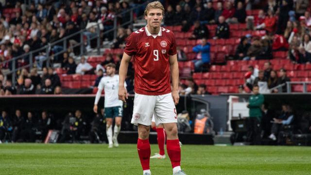 Spolupráca prenosu, pretože Manchester United nedosiahol podmienky s gigantmi série -Giant

