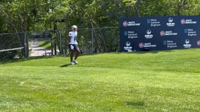 Stefon Diggs prítomný v patriotoch OT po neprítomnosti, video s loďou

