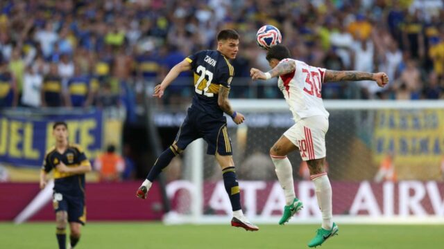 Štyri góly, tri červené karty ako Benfica s kreslením juniorov Boca

