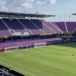 Orlando bol takmer prázdny pred začiatkom stánkov na štadióne Inter & Co na Floride