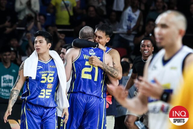 Kelly Williams a TNT Tropang Giga oslavujú po odstránení škrtov a semifinále v PBA Filippine Cup