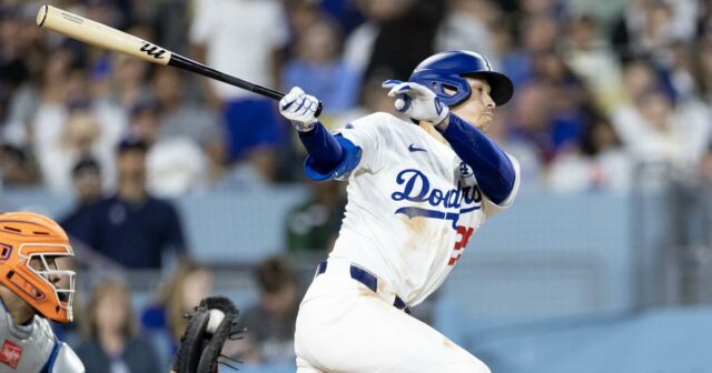 Taner Scott opäť bojuje, keď Dodgers padne na Mets v 10 podaniach

