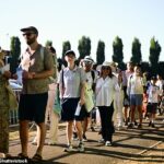 Fanúšikovia boli vo fronte Wimbledonu, keď urobili prvý deň turnaja