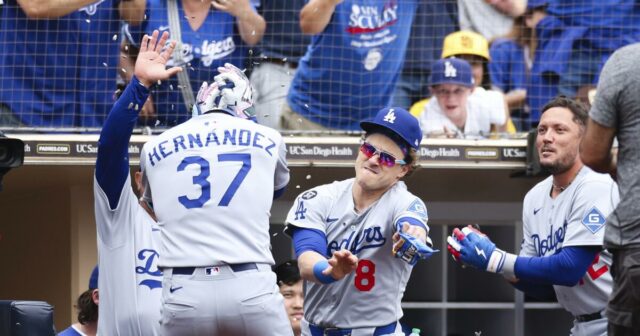 Teoscar Hernández Homer Lift Dodgers, aby vyhral sériu nad Padresom

