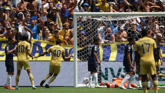 Teplo, búrky prerušia Boca Juniors-Suckland City s zápasom o 1

