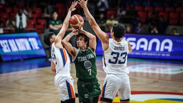Terrence Romeo (stredný) sa domnieva, že má stále to, čo je potrebné na rozloženie obrany. —PBA obrázky