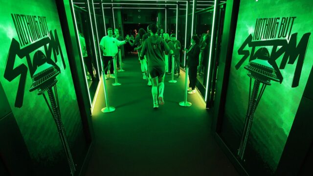 Tím WNBA je údajne konfrontovaný s hodnotením interakcie asistenta s bývalým hráčom

