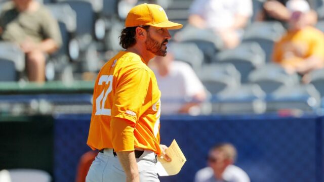 Tony Vitello dostal baseball v Tennessee na skalnatom vrchole, ale môže sa to stať znova?

