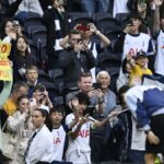 Tottenham Fine za zlyhanie pri obmedzovaní homofóbnych hovorov počas hry MAN United Premier League