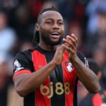 Antoine Sememeyo tlieska fanúšikov Bournemouth