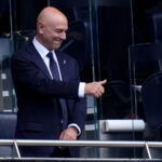 Tottenham nepreberá zo stola, keď Daniel Levy hľadá „nové investície“