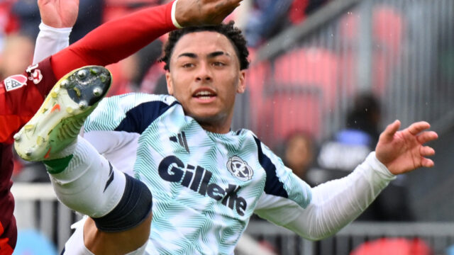Tottenham-s teenagerom vedúcej revolúcie v Novej Anglicku

